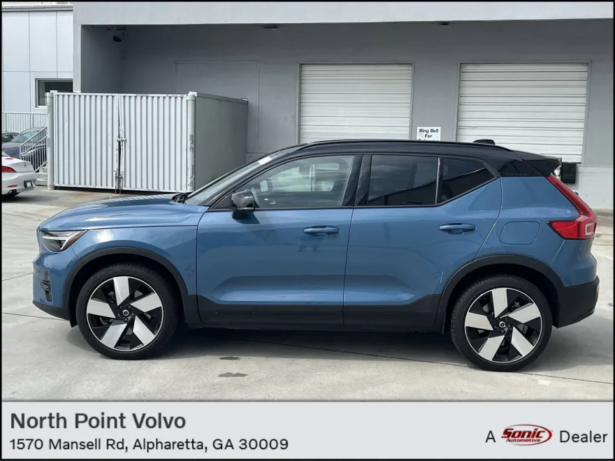 2023 Volvo XC40 Recharge Twin Ultimate photo 1