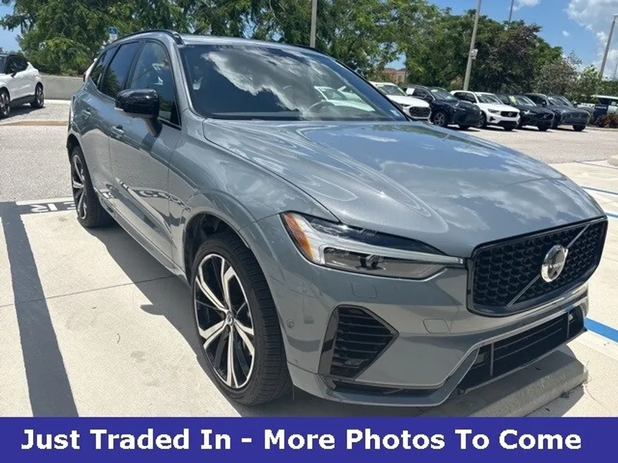 2024 Volvo XC60 Recharge Hybrid Ultimate photo 1
