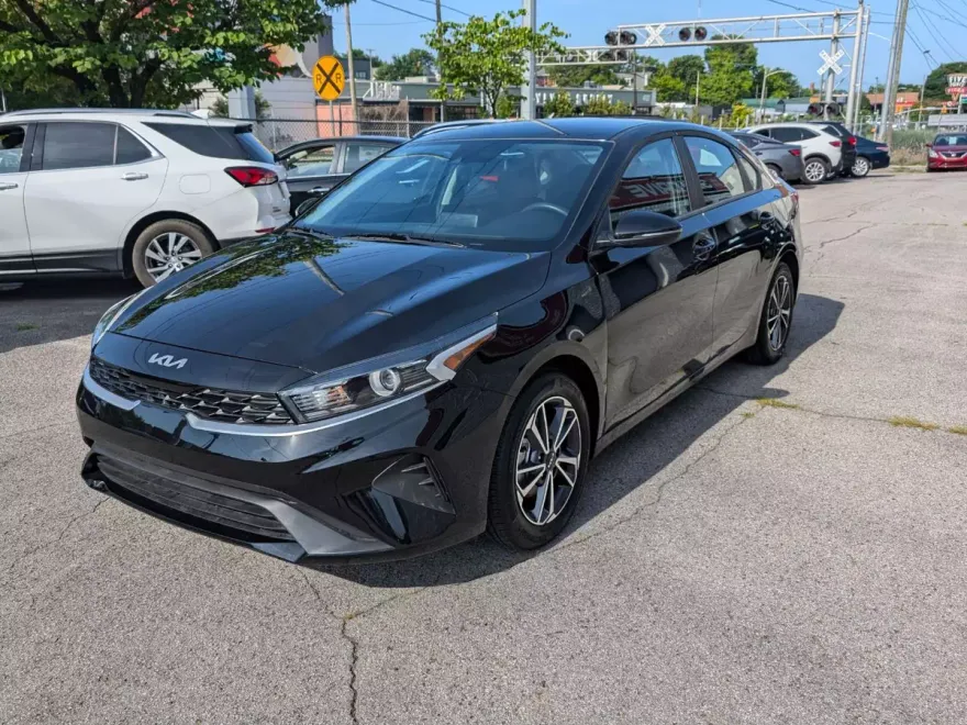 2024 Kia Forte LXS photo 1