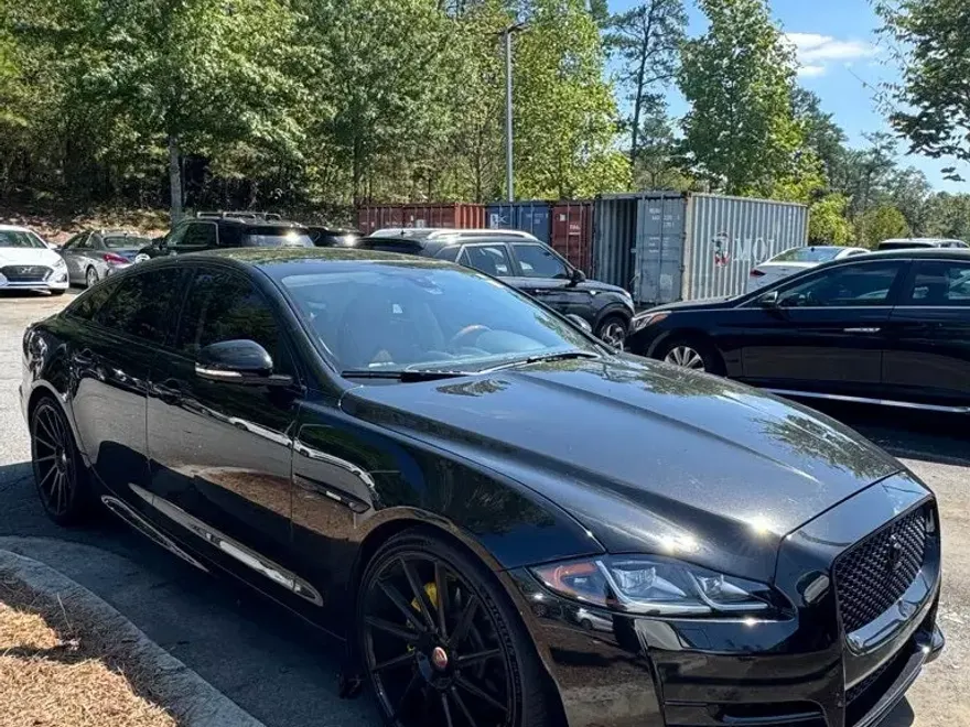 2017 Jaguar XJ R-Sport photo 1