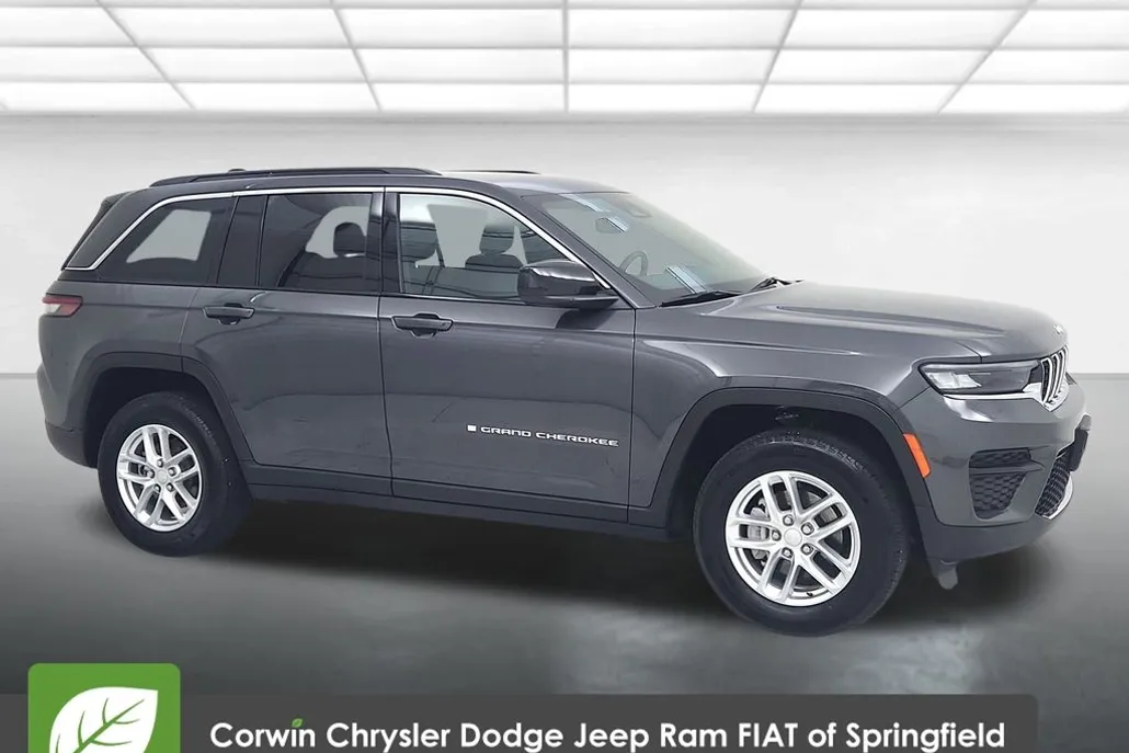 2024 Jeep Grand Cherokee Laredo photo 1