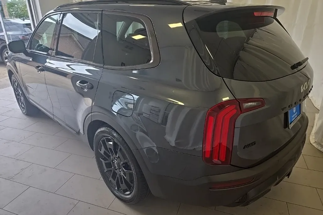 2022 Kia Telluride SX photo 1