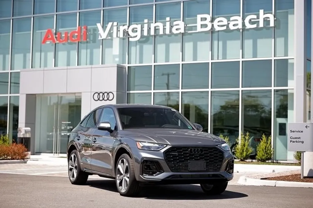 2025 Audi Q5 Sportback 45 S line Premium Plus photo 1