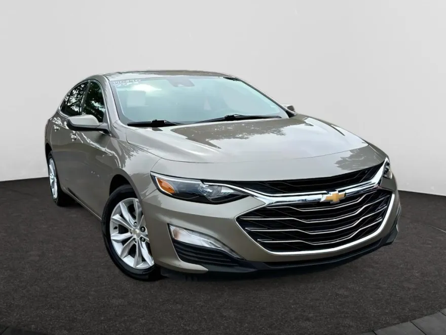 2025 Chevrolet Malibu 1LT photo 1