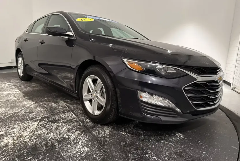 2023 Chevrolet Malibu 1LT photo 1