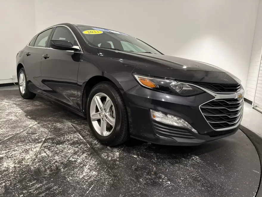 2023 Chevrolet Malibu 1LT photo 1