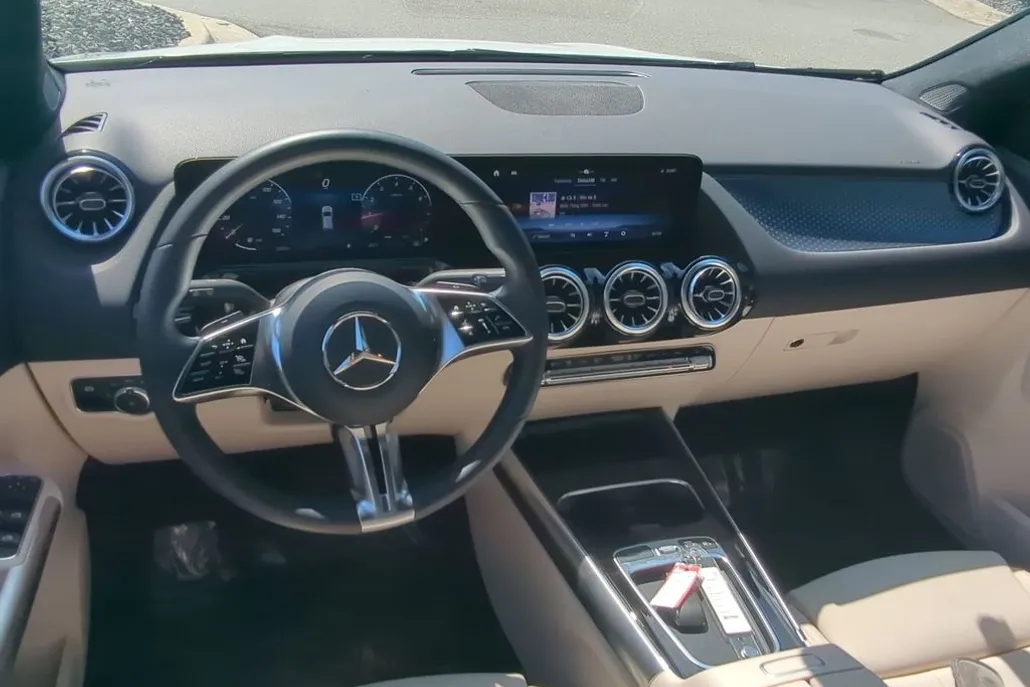 2025 Mercedes Benz GLA 250 photo 1