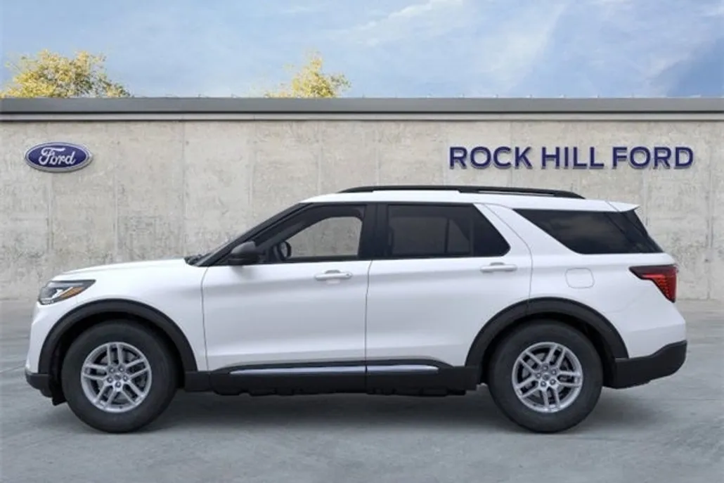 2025 Ford Explorer photo 1