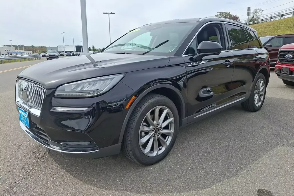2021 Lincoln Corsair Standard photo 1