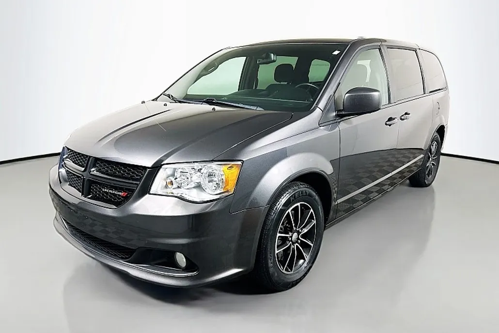 2019 Dodge Grand Caravan SE Plus photo 1