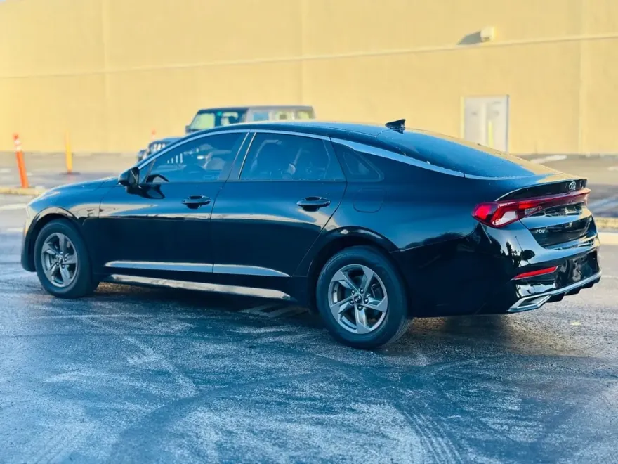 2021 Kia K5 LXS photo 1
