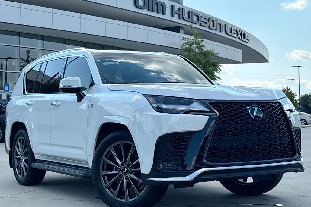2024 Lexus LX 600 F SPORT photo 1