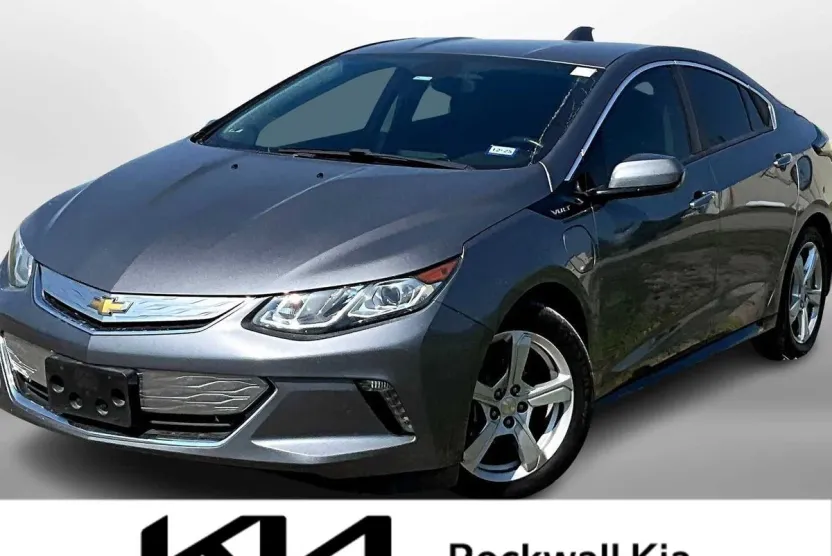 2018 Chevrolet Volt LT photo 1