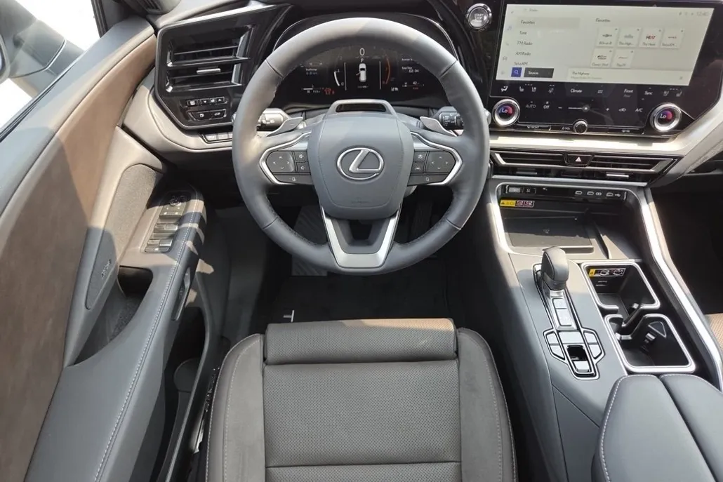 2025 Lexus TX 350 Luxury photo 1