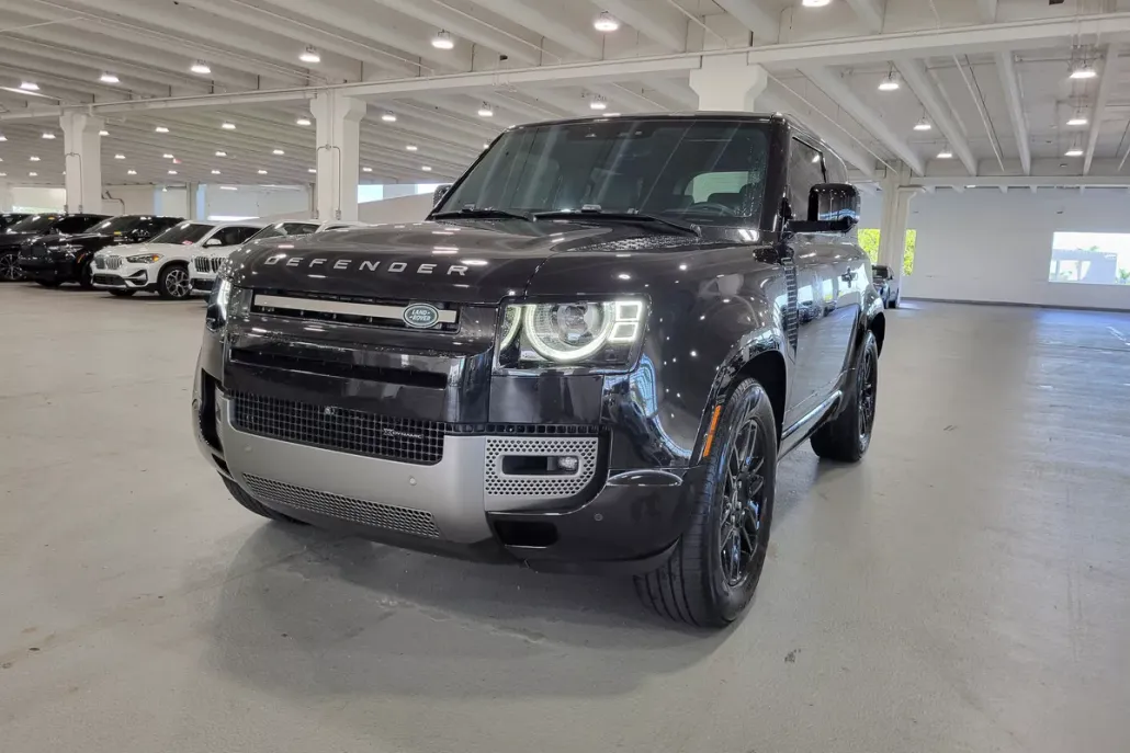 2023 Land Rover Defender 90 X-Dynamic SE photo 1