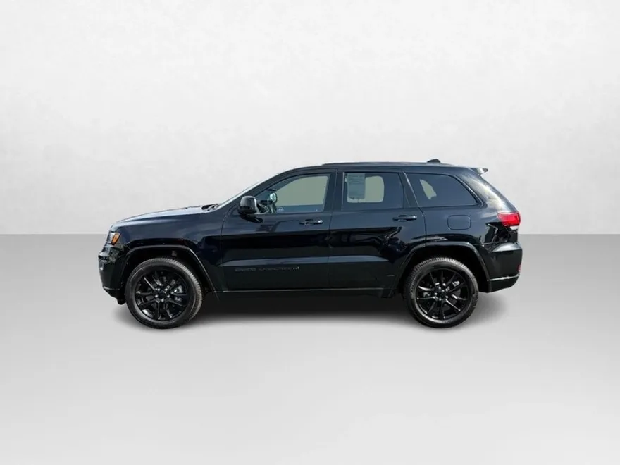 2022 Jeep Cherokee Laredo photo 1