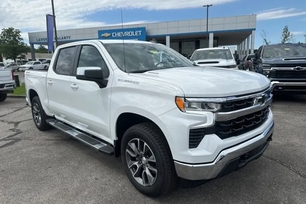 2025 Chevrolet Silverado 1500 LT photo 1