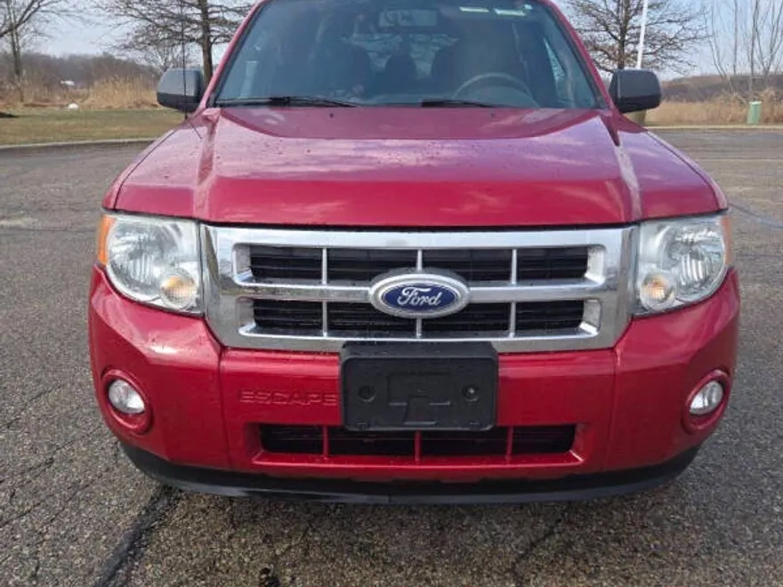 2010 Ford Escape XLT photo 1