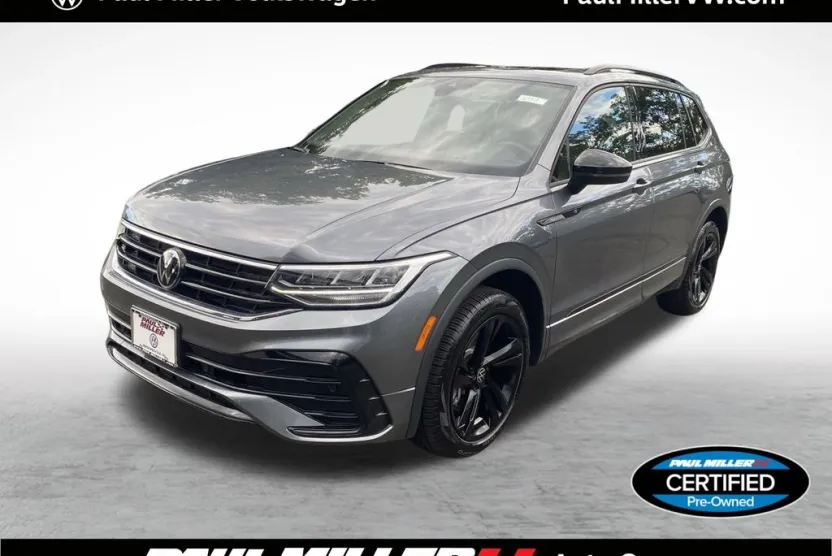 2024 Volkswagen Tiguan SE R-Line Black photo 1