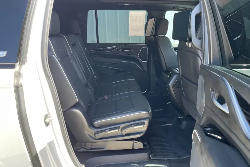 2021 Cadillac Escalade ESV Sport photo 1
