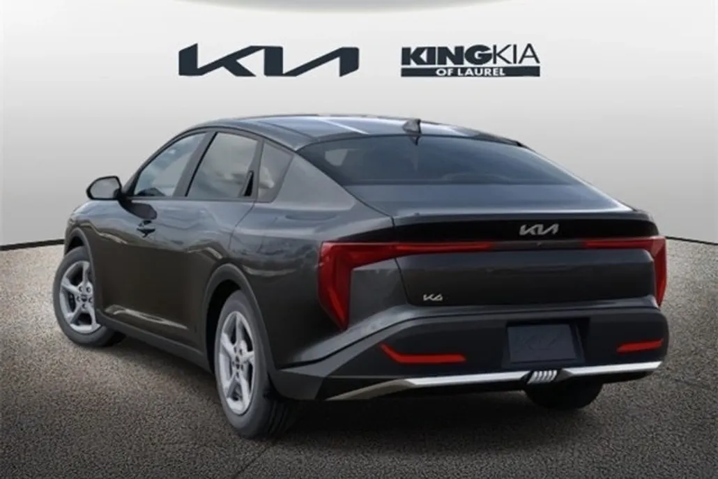 2025 Kia K4 LXS photo 1
