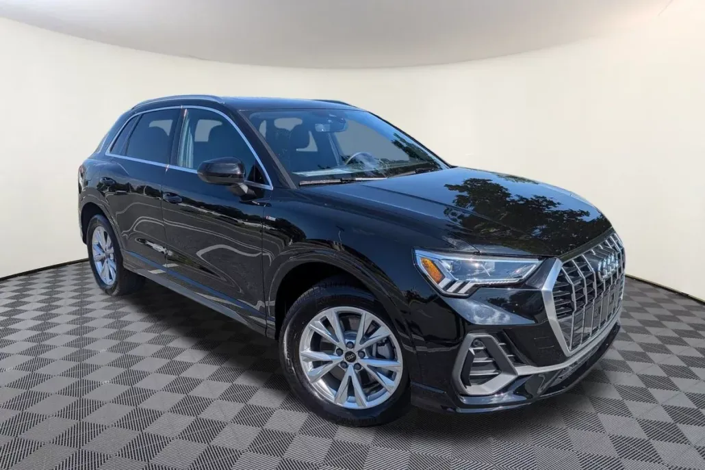 2025 Audi Q3 S line Premium Plus photo 1