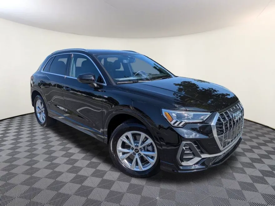 2025 Audi Q3 S line Premium Plus photo 1
