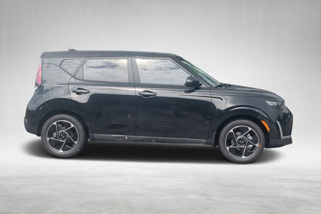2025 Kia Soul EX photo 1