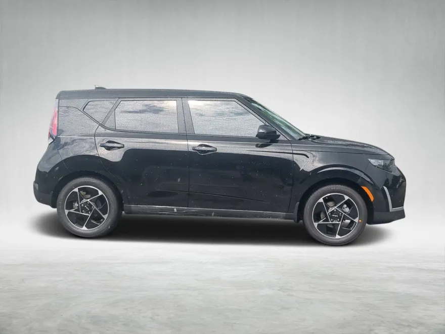 2025 Kia Soul EX photo 1