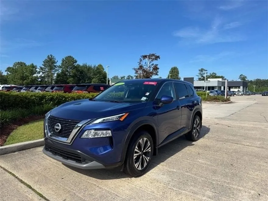 2023 Nissan Rogue SV photo 1