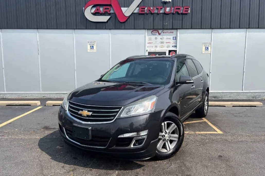 2017 Chevrolet Traverse 1LT photo 1