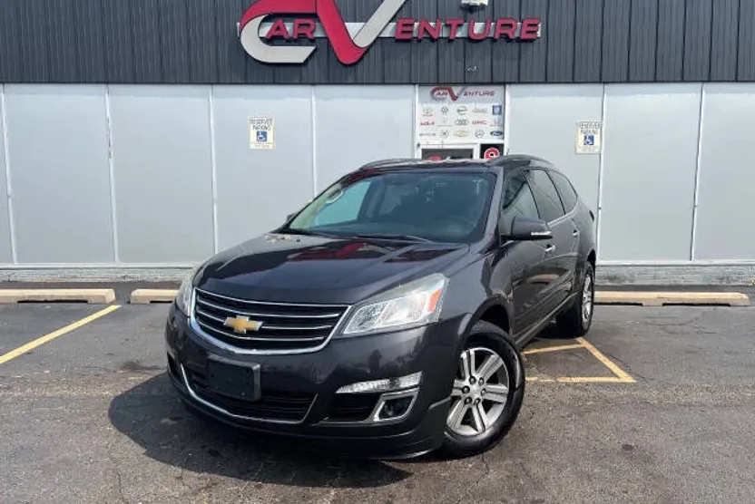 2017 Chevrolet Traverse 1LT photo 1