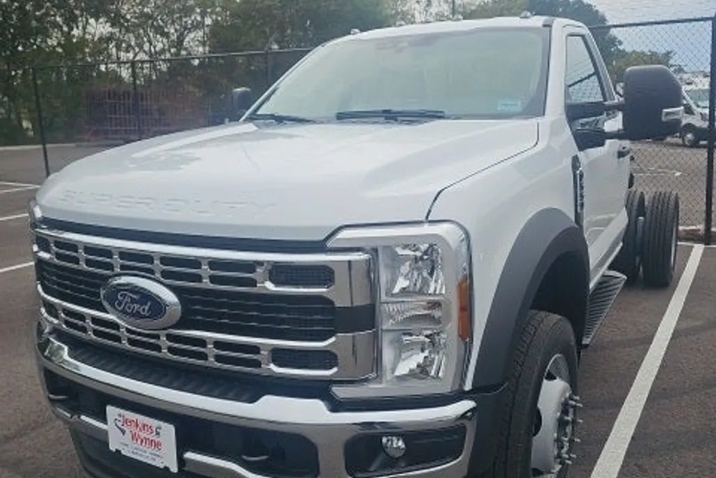 2026 Ford F-550 photo 1