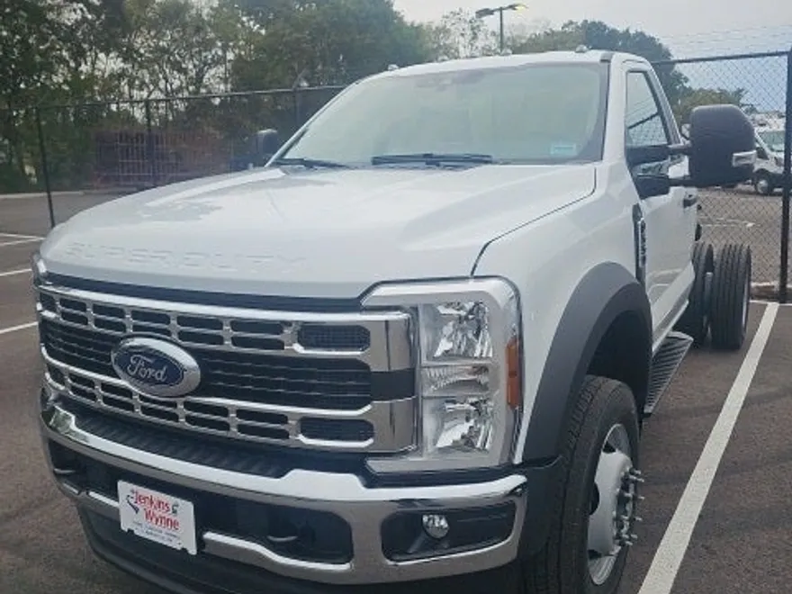 2026 Ford F-550 photo 1
