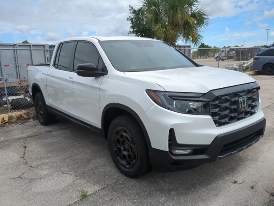 2025 Honda Ridgeline TrailSport photo 1