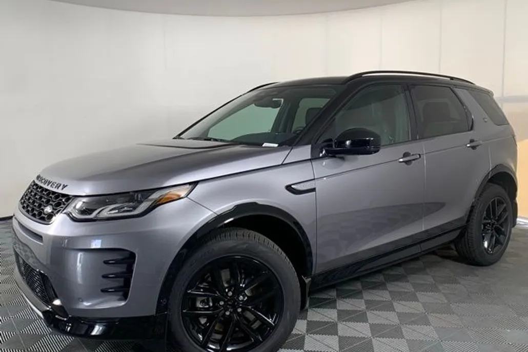 2024 Land Rover Discovery Sport SE photo 1
