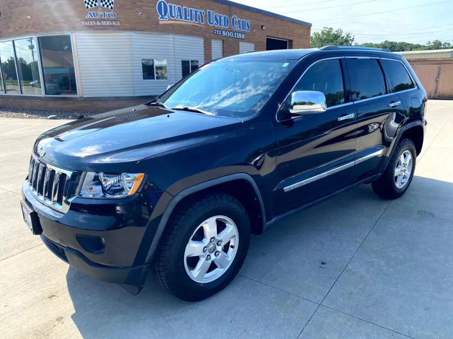 2012 Jeep Grand Cherokee Laredo photo 1