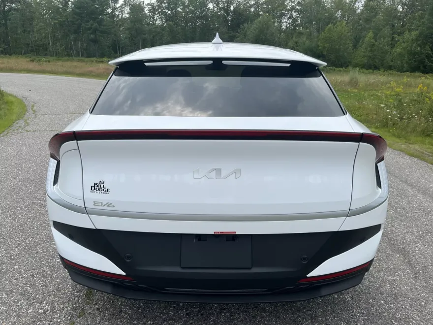 2025 Kia EV6 Light photo 1
