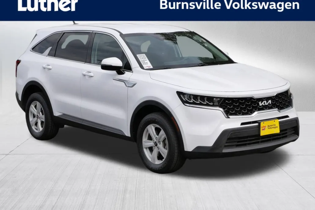 2022 Kia Sorento LX photo 1