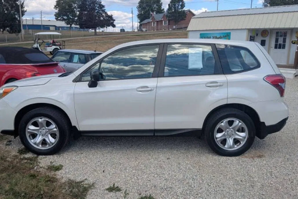 2014 Subaru Forester Base photo 1