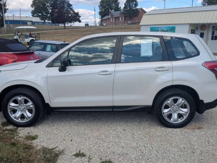 2014 Subaru Forester Base photo 1