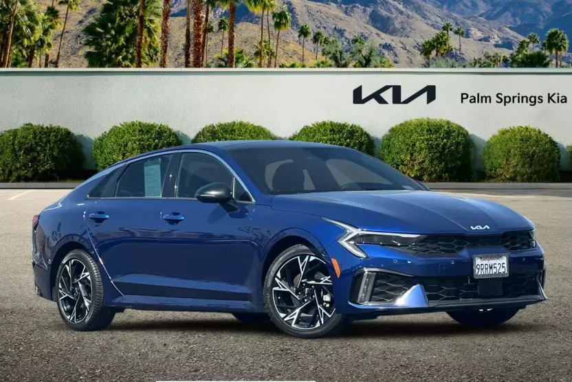 2025 Kia K5 GT-Line photo 1