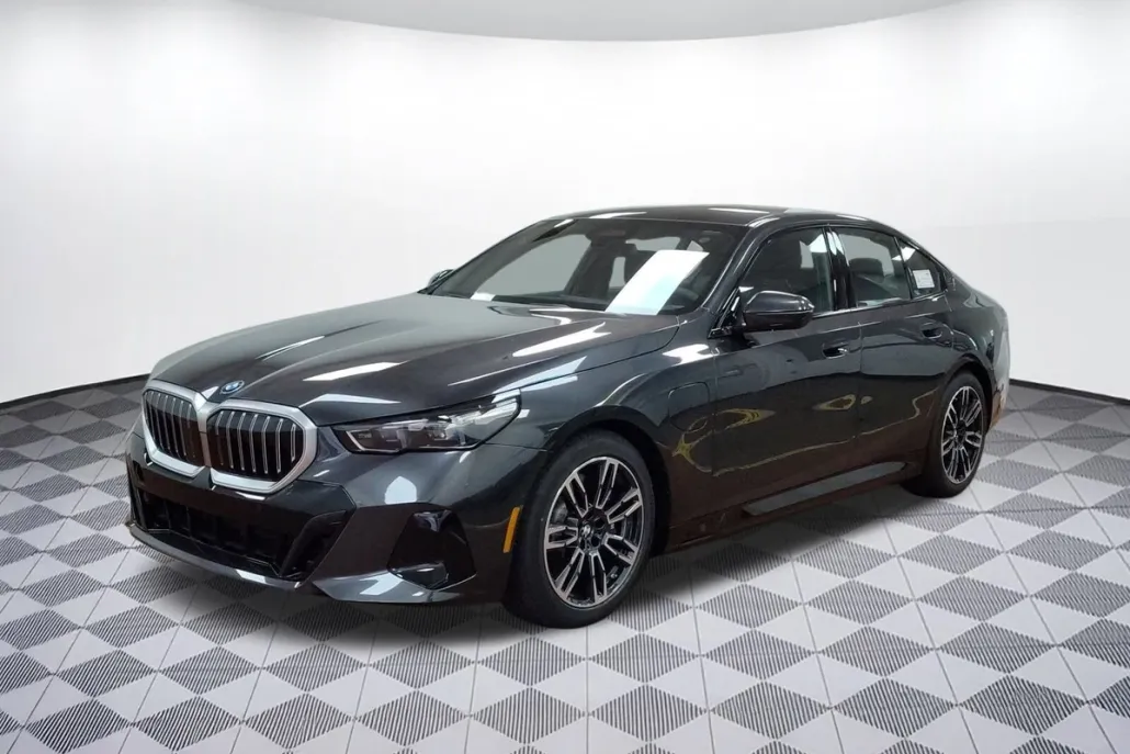 2026 Bmw 550e xDrive photo 1