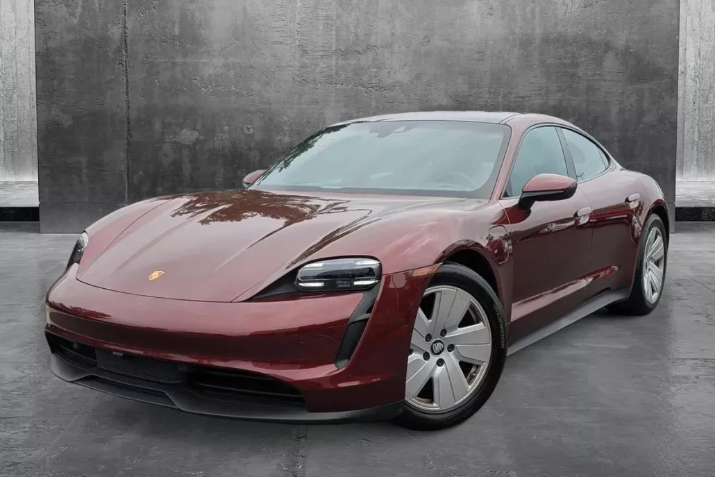 2021 Porsche Taycan photo 1