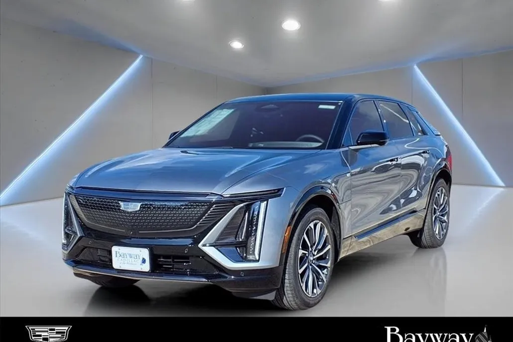 2025 Cadillac Lyriq Sport photo 1