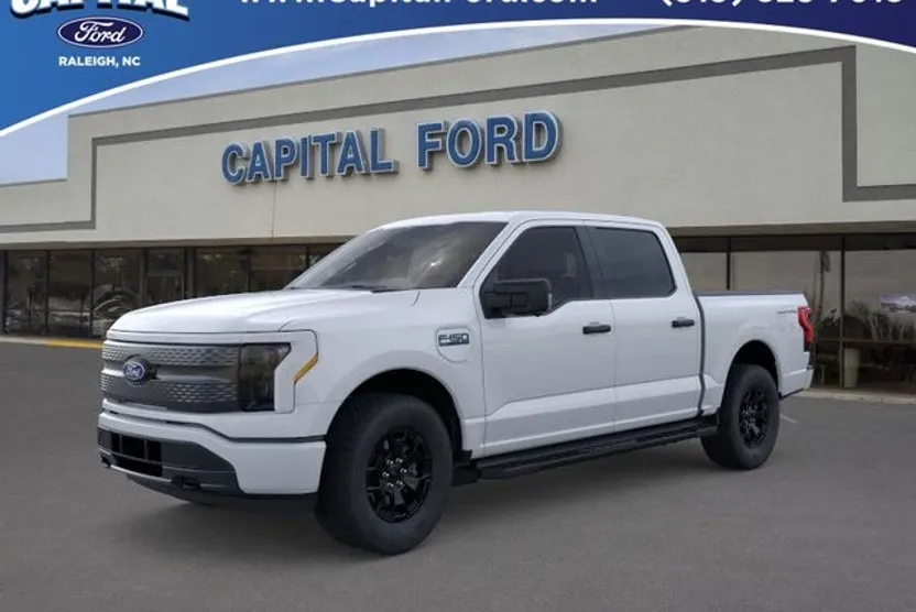 2025 Ford F-150 Lightning XLT photo 1