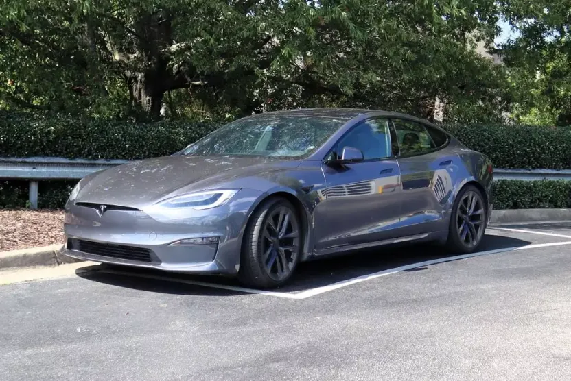 2021 Tesla Model S Plaid photo 1