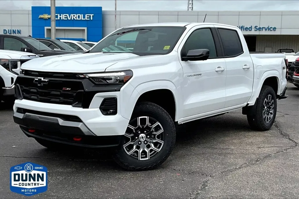 2025 Chevrolet Colorado Z71 photo 1