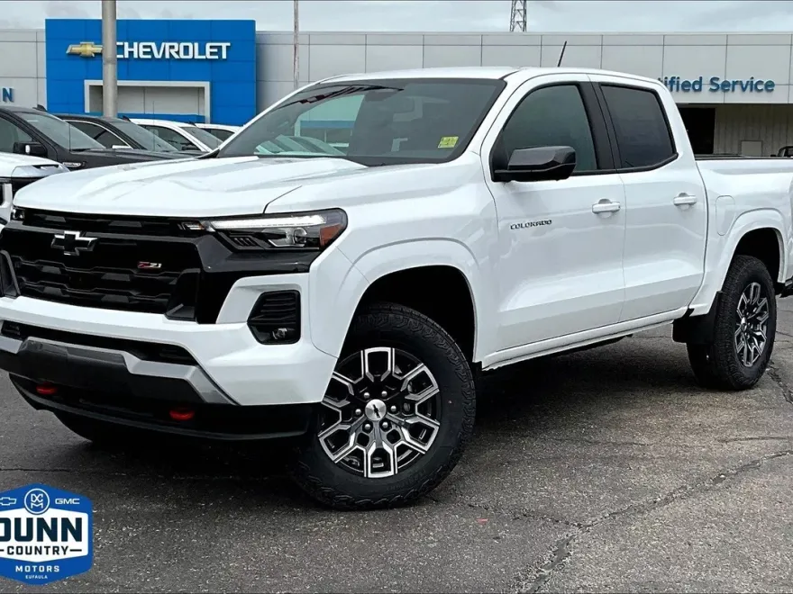 2025 Chevrolet Colorado Z71 photo 1