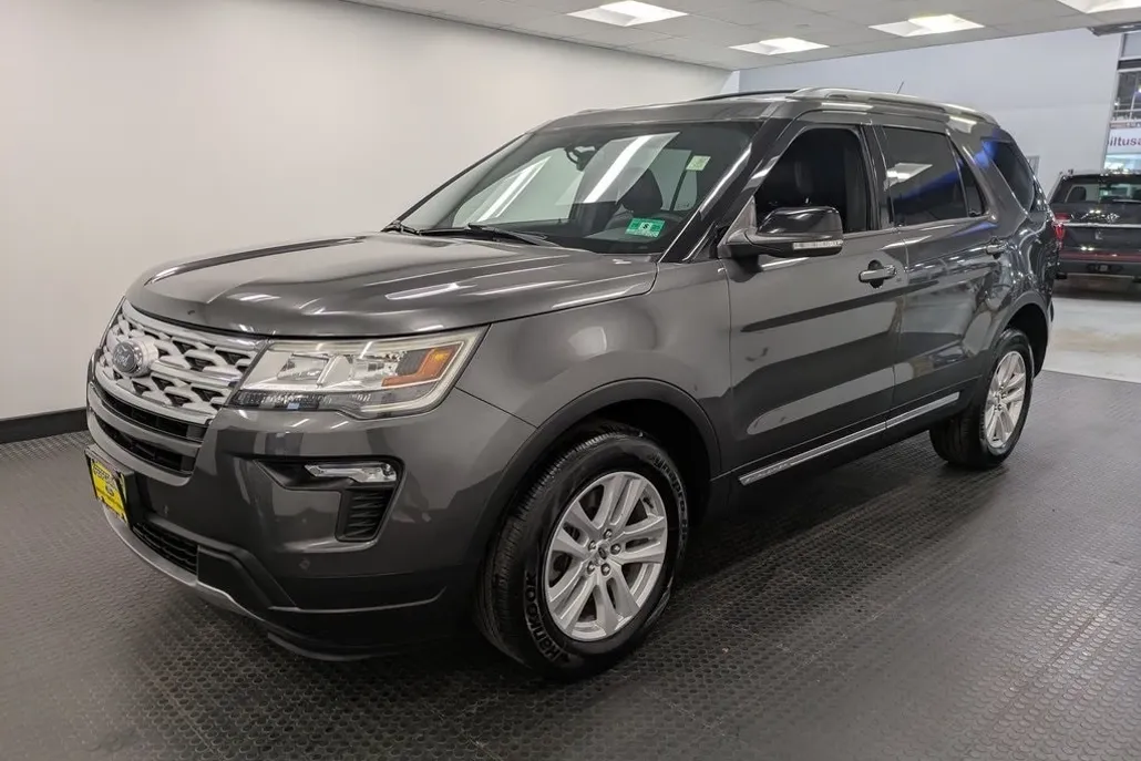 2018 Ford Explorer XLT photo 1